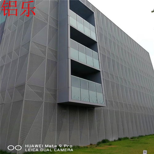 临海冲孔铝幕墙加固工艺的独特优势与铝乐建材润滑油的应用